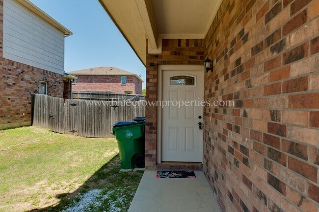 Building Photo - 706 Parkplace Ridge