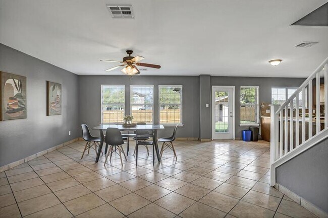 Foto del edificio - 1110 Fox Sparrow Cove