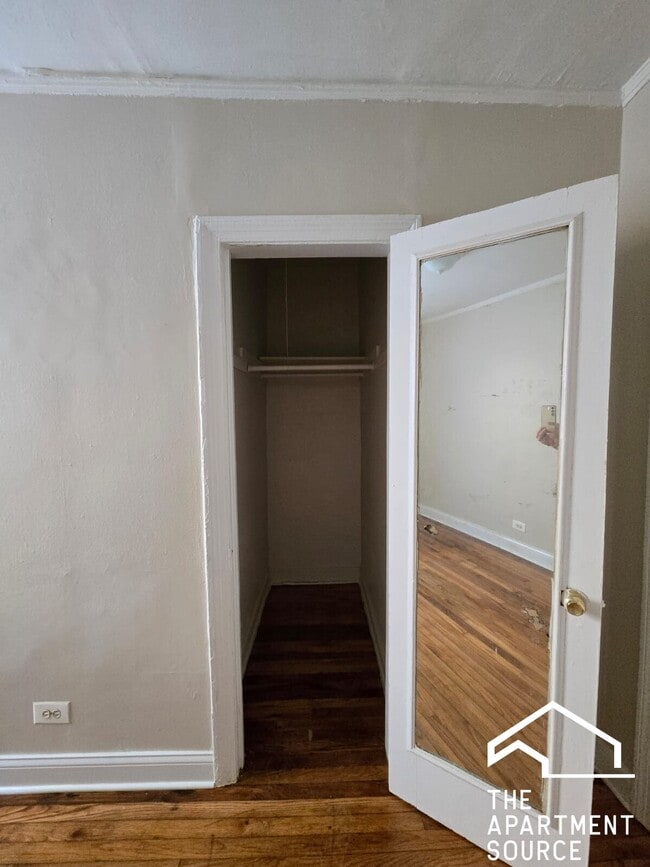 Foto del edificio - 6910 N Ravenswood Ave