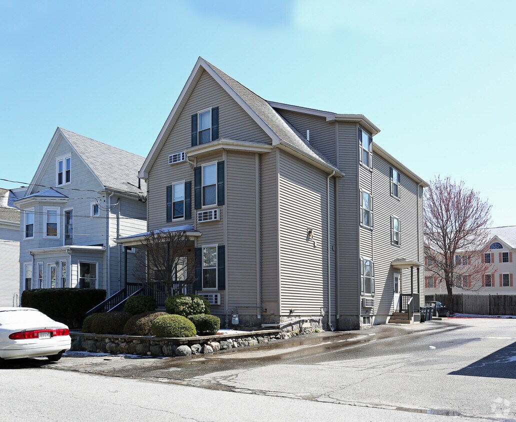 Primary Photo - 74 Adams St