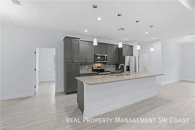 Building Photo - 4575 Catalina Ln