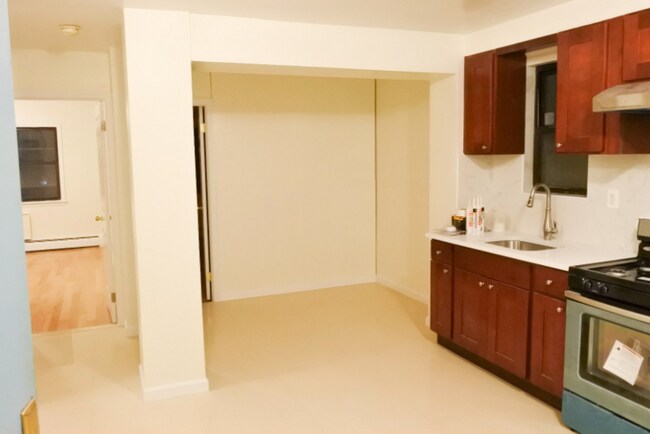 Foto del edificio - 87-29 58th Ave