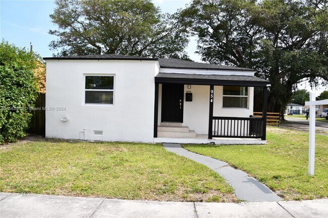 Foto del edificio - 954 NW 75th St