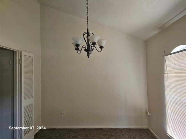 Foto del edificio - 10930 Fallbrook Dr