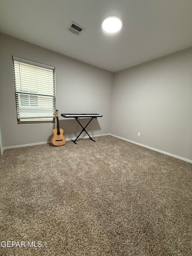 Foto del edificio - 13841 Paseo Central Ave