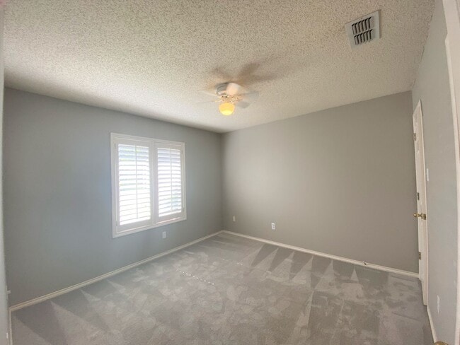 Building Photo - **BEAUTIFUL WHISPERWOOD COMMUNITY HOME**