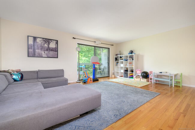 Building Photo - 51 Riverside Ave