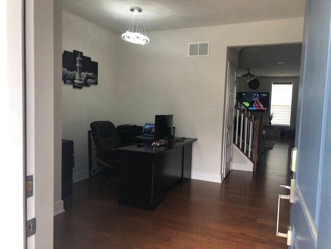 Foto del edificio - 145 Ginkgo Ln