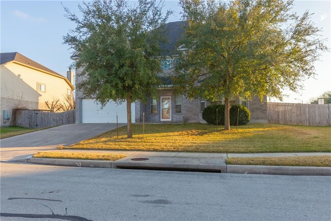 Building Photo - 501 Castebar Dr