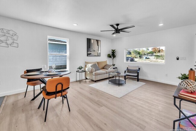 Building Photo - 1118 Shadwell Dr