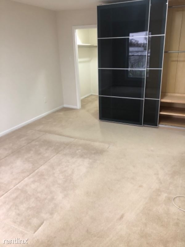 Building Photo - 2 br, 1 bath Condo - 1907 Parklawn Dr