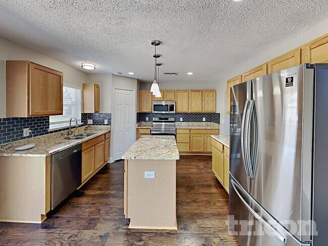 Foto del edificio - 13561 Linden Dr