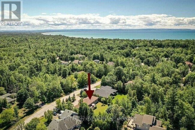 Photo du bâtiment - 11 Twin Pines Dr