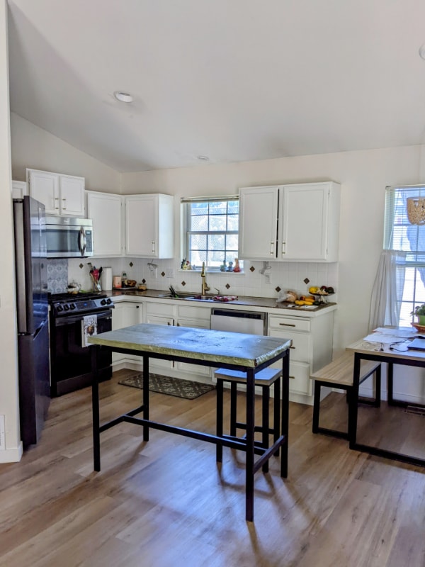 Building Photo - 2060 Stoney Hill Ct