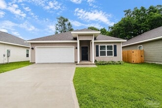Building Photo - 530 Bridle Way