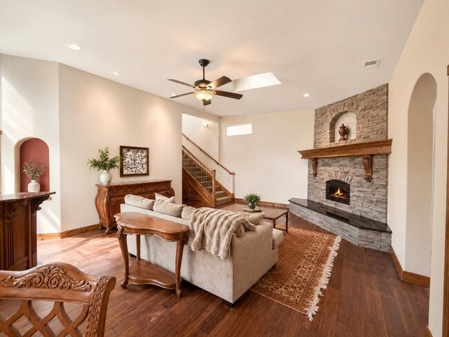 Building Photo - 2098 Lamb Ln