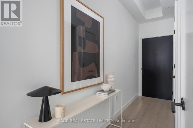 Building Photo - 505 Richmond St W