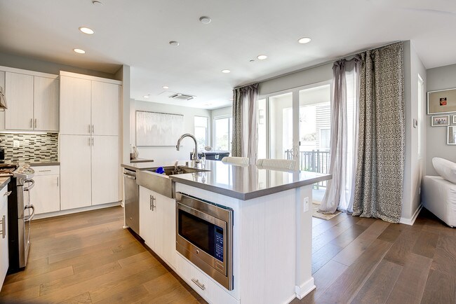 Building Photo - 825 Brickyard Lane