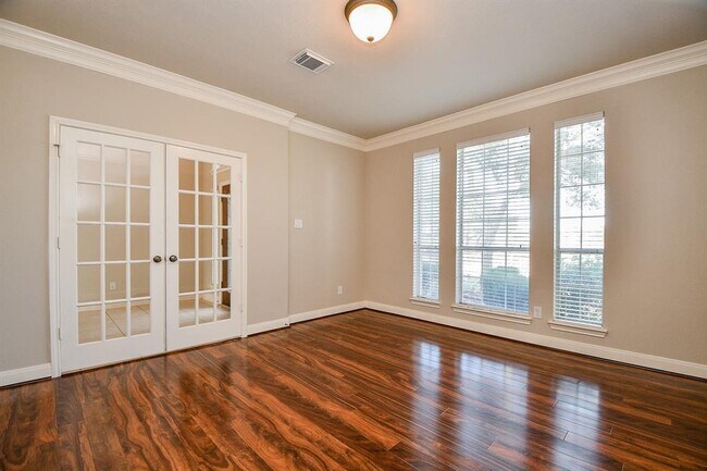 Building Photo - 6926 Sable River Dr