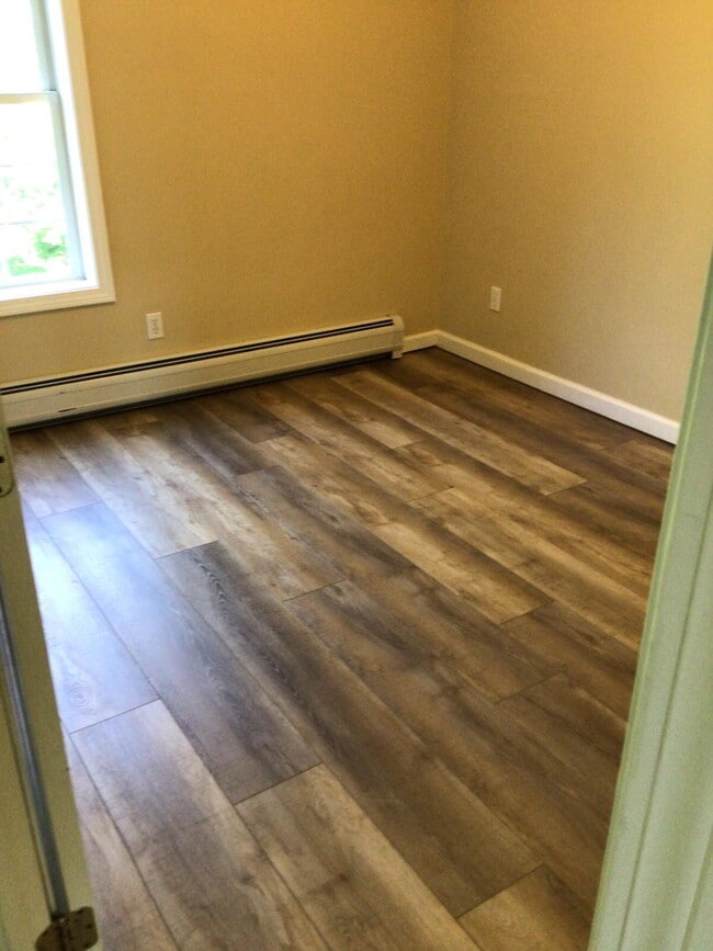 Building Photo - "Discover Spacious Comfort at 36-1 Leo's Way: 3-Bedroom Haven with 2.5 Bathrooms in Alburgh, VT!"