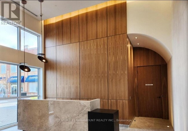 Building Photo - 509 Dundas St W