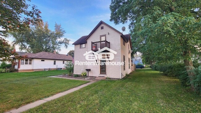 Building Photo - 1427 Hayden Ave