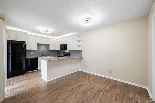 Foto del edificio - 6522 SE Windsong Ln