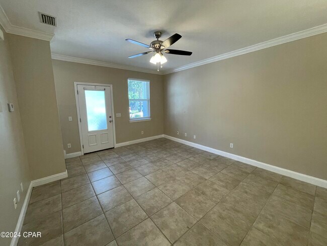 Foto del edificio - 8637 Marlin Pl