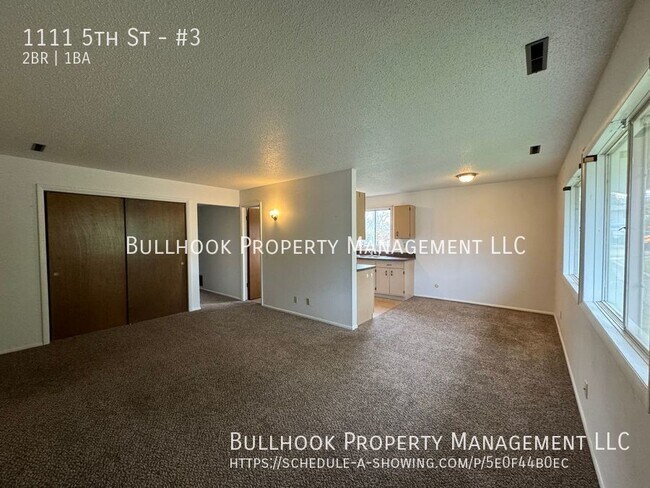 Foto del edificio - 2 bedroom apartment in nice 4 plex