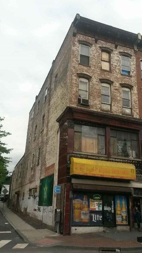 Primary Photo - Mixed-Use Corner - 30mins to Penn Station