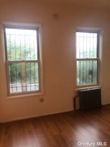 Foto del edificio - 1166 Putnam Ave