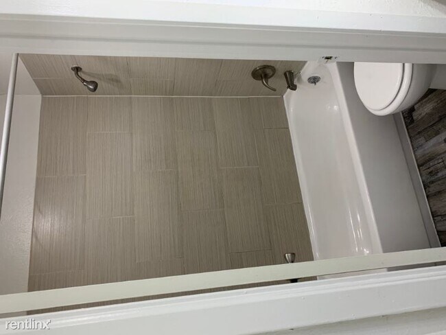 Building Photo - 3 br, 3 bath Apartment - 6625 S Hulen St