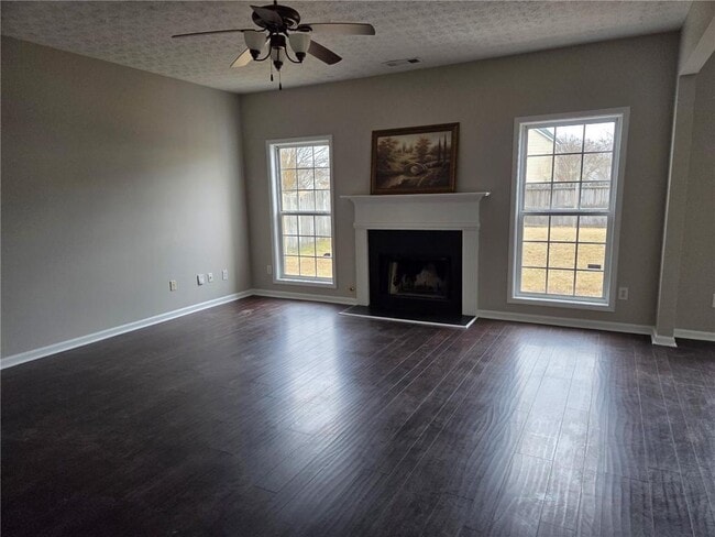 Foto del edificio - 590 Clairidge Ln SW