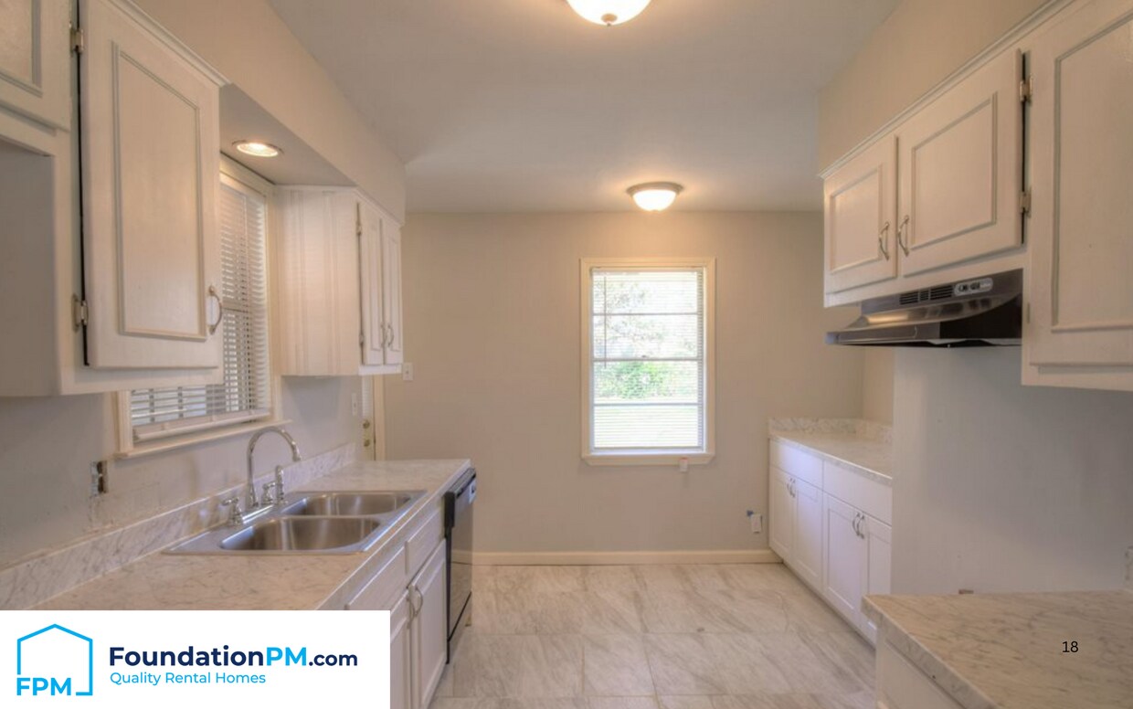 Foto del edificio - 1366 E Holmes Rd