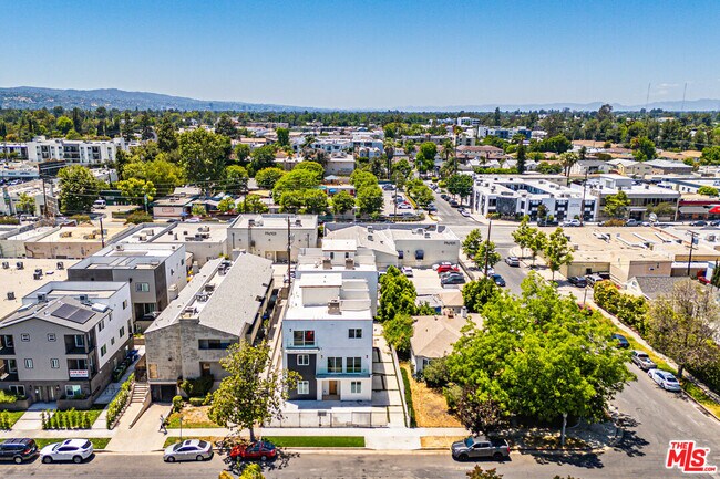 Foto del edificio - 5251 Agnes Ave