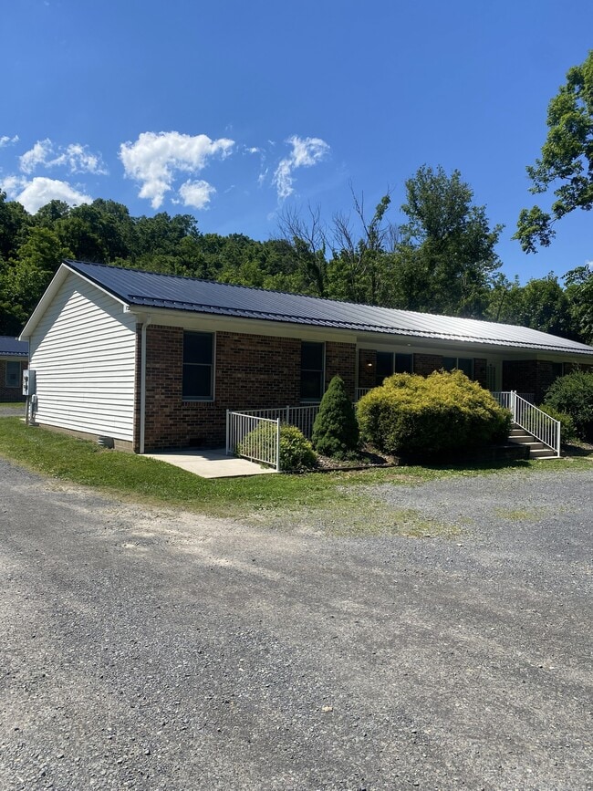 Building Photo - 3892 New Creek Hwy