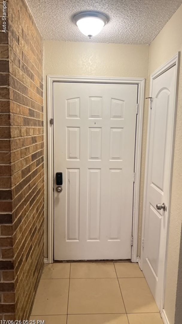Foto del edificio - 1901 Cloisters Dr