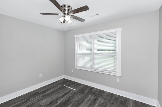 Foto del edificio - 908 Fairway Dr NW