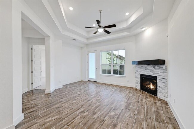 Building Photo - 206 Olivia Dr