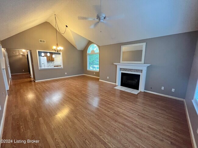 Foto del edificio - 8002 Castle Pines Ct