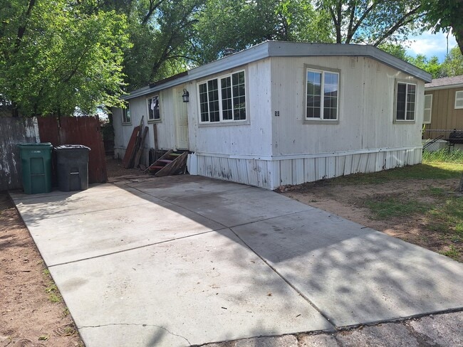 Building Photo - 512 Windsor Ln
