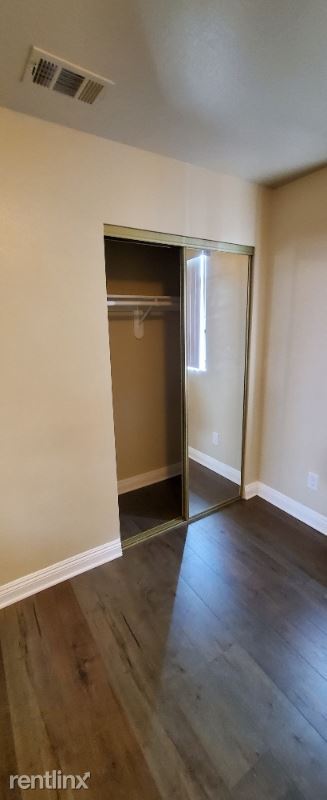 Foto del edificio - 5 br, 3 bath Apartment - 3956-3958 Dalton ave