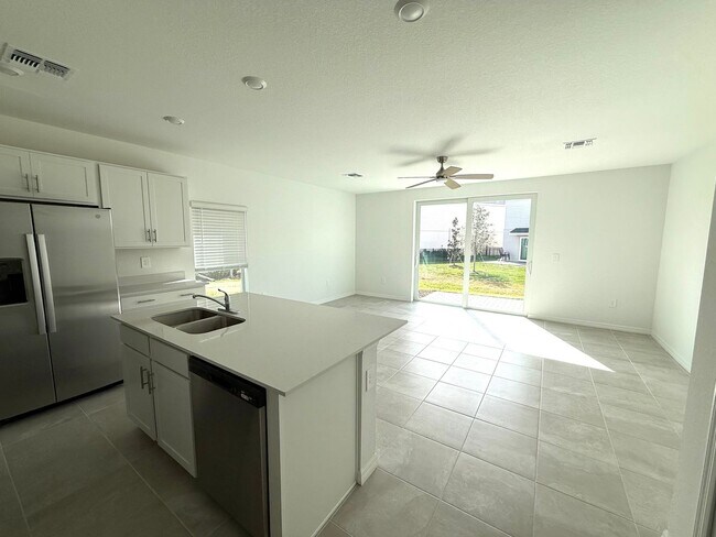 Foto del edificio - 3-Bed/ 2.5- Bath Modern Townhouse in Lakewood Ranch Premier Community- LOW MOVE-IN COSTS!
