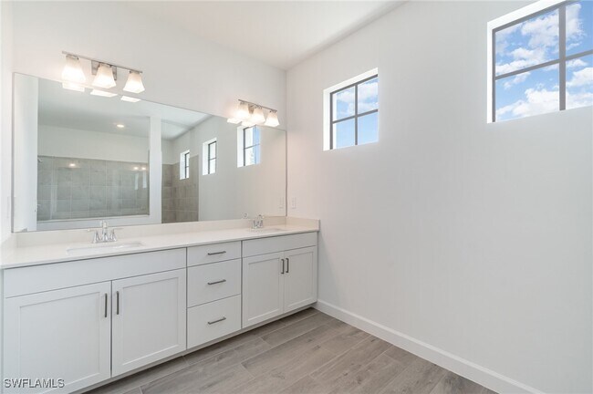 Building Photo - 10777 Timber Crk Dr