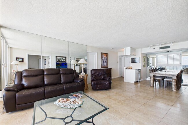 Foto del edificio - 100 Ocean Trail Way