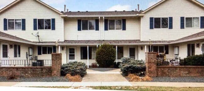 Foto del edificio - 3985 Parkridge Dr