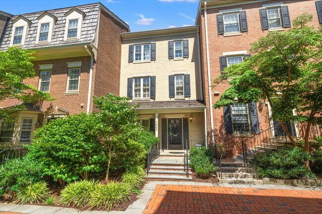 Building Photo - 4422 Westover Pl NW