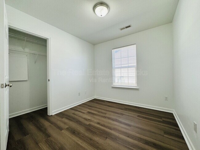 Foto del edificio - 4607 Kirkland Ave