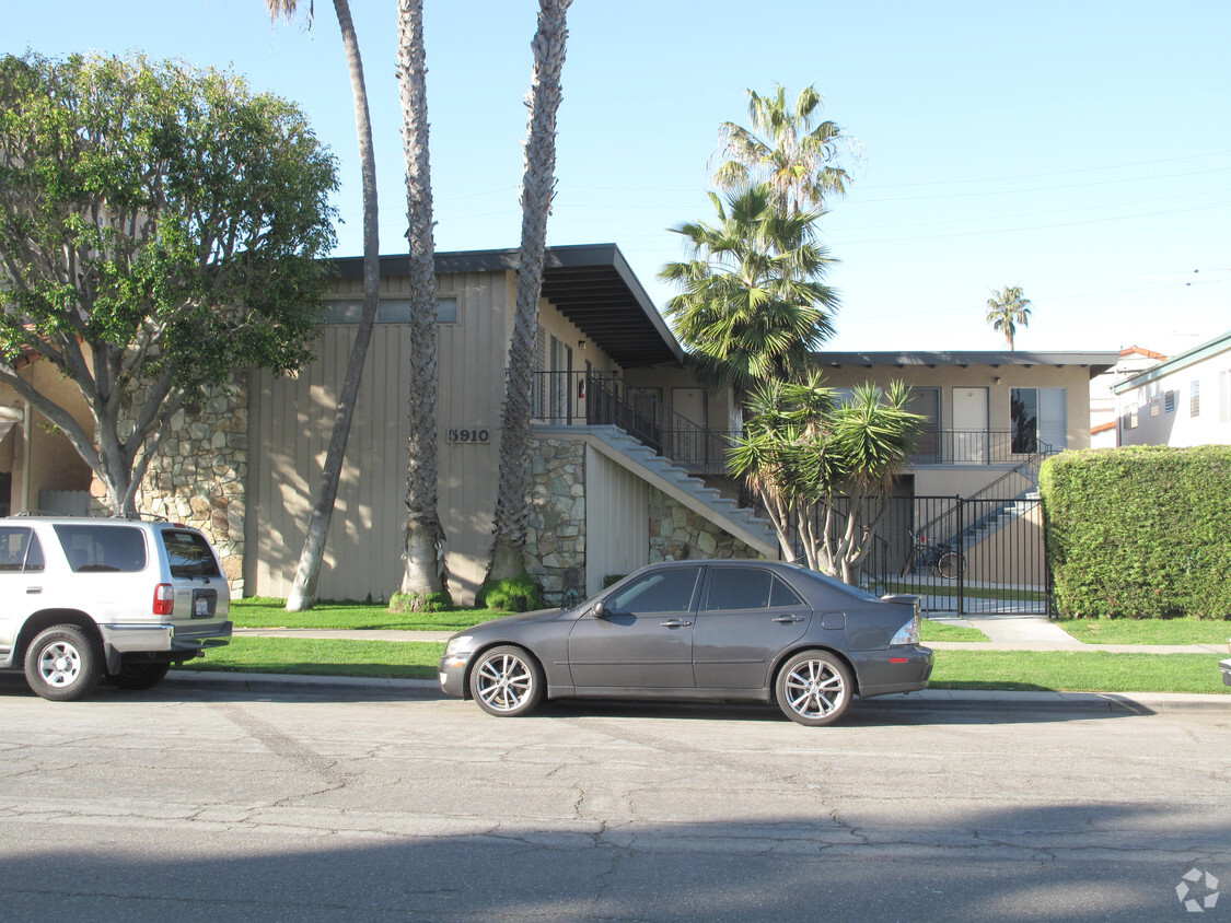 Building Photo - 5910 Naples Plaza