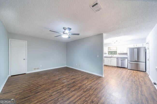 Building Photo - 690 Bellemeade Dr SW